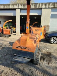 Jensen 530T önjárós Faaprítógép Ágdaráló Ágaprító